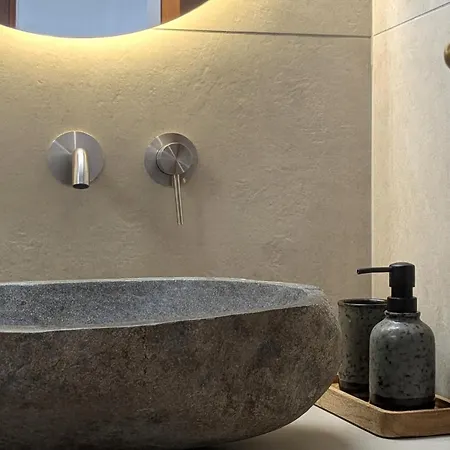 Konaki Private * Skyros